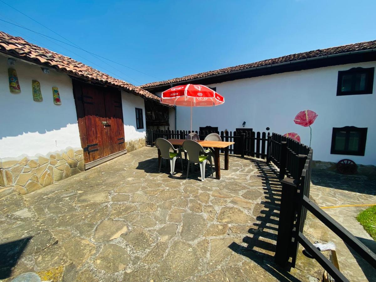 Lavender And Poppy Cottages Bebrovo Luaran gambar